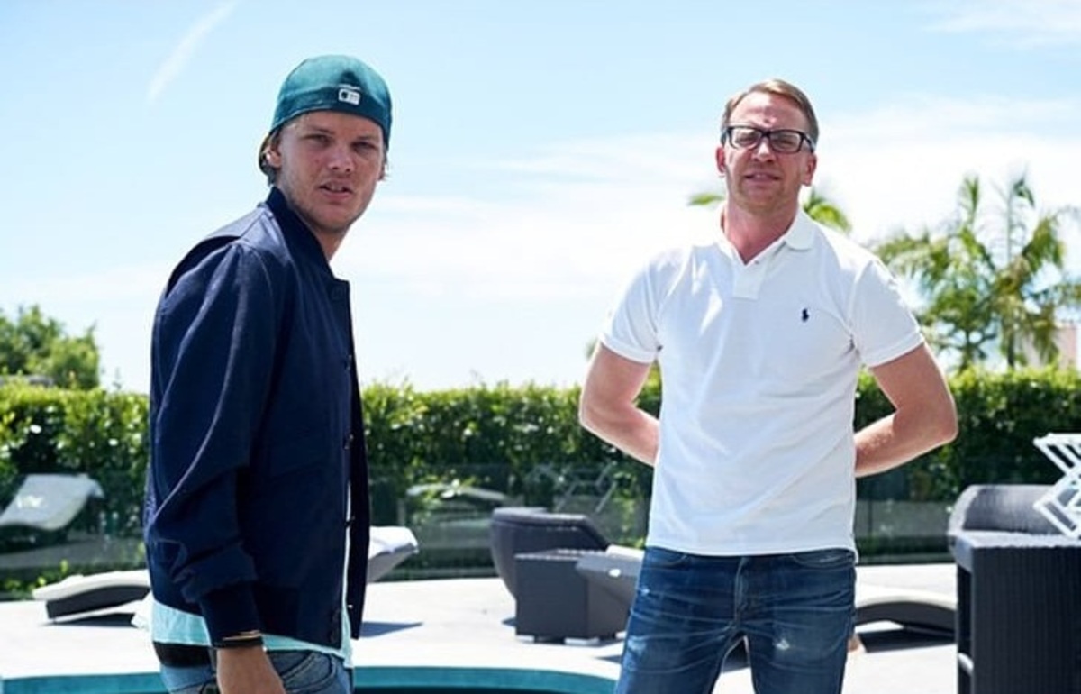 Avicii: Ο αδερφός του διάσημου dj πήγε στο Oman να μάθει γιατί πέθανε