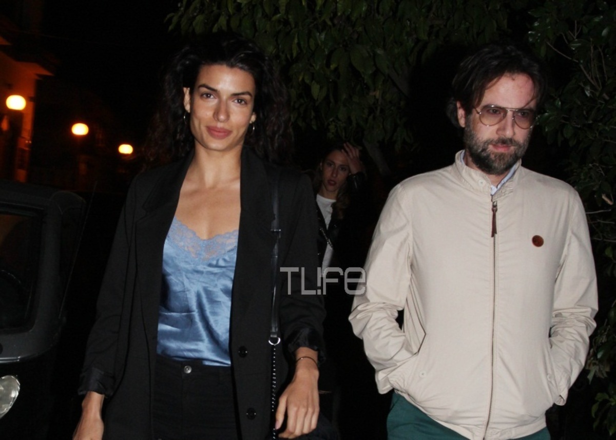 Τόνια Σωτηροπούλου – Κωστής Μαραβέγιας: Full in love σε βραδινή τους έξοδο στο θέατρο! [pics]