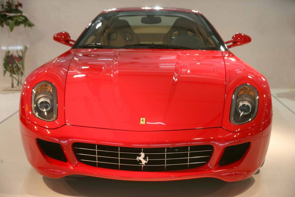 Ρόδος: Ο εστιάτορας με τη Ferrari έκρυβε ένοχα μυστικά – Το μανεκέν και η συνταγή της απάτης!
