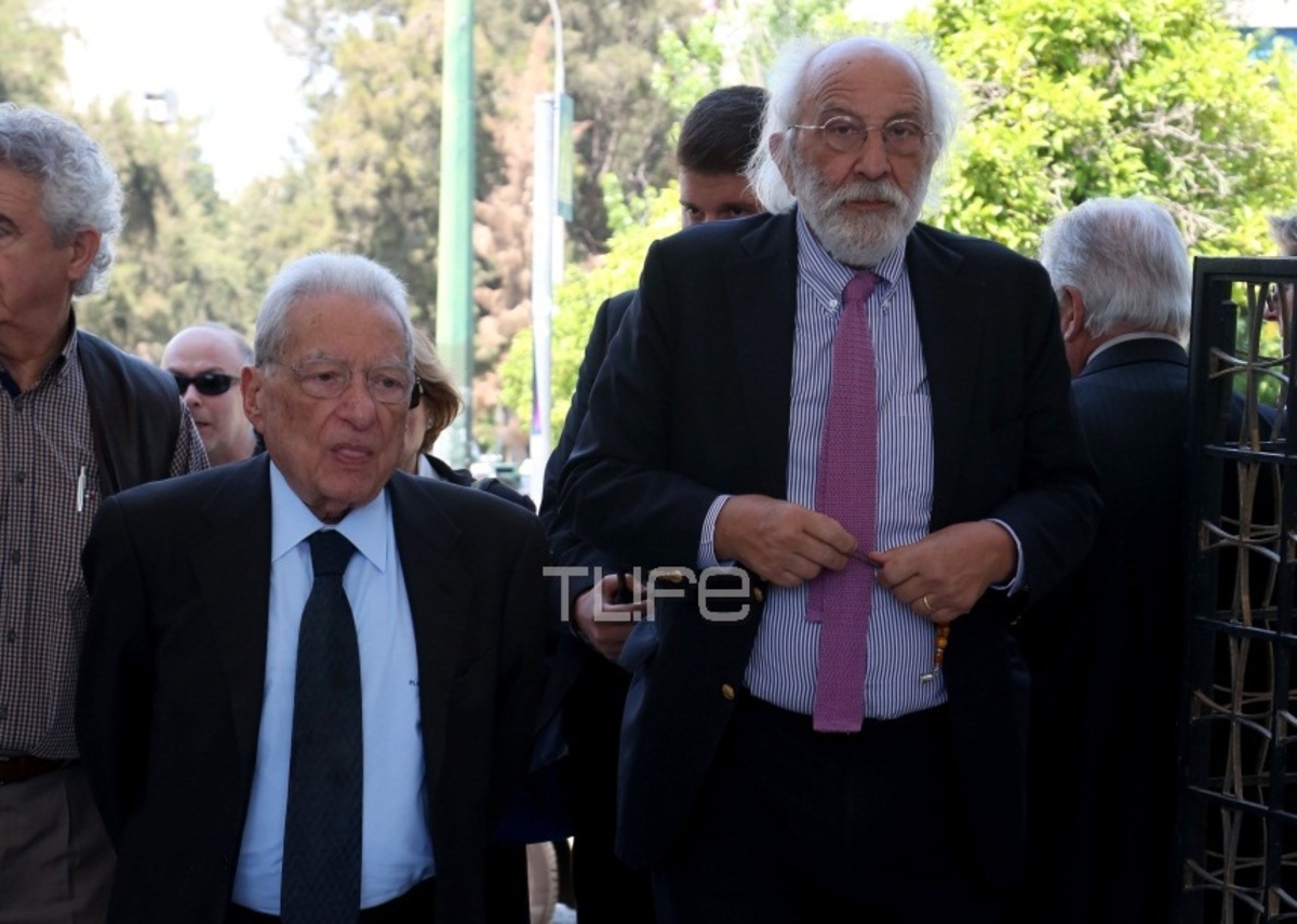 Θλίψη στην κηδεία του Άγγελου Δεληβορριά! Όλος ο πολιτικός και πνευματικός κόσμος στο τελευταίο αντίο του ακαδημαϊκού – Φωτογραφίες