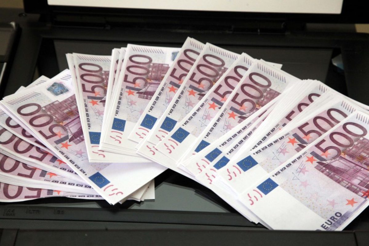 Λάρισα: Η νύχτα που άνοιξε σαμπάνιες – Στον τραπεζικό λογαριασμό του μπαίνουν 530.000 ευρώ!