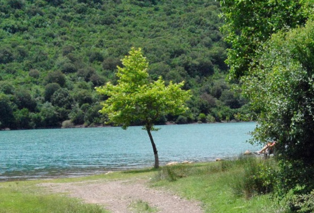 Γυναίκα βρέθηκε νεκρή στη λίμνη Λάδωνα
