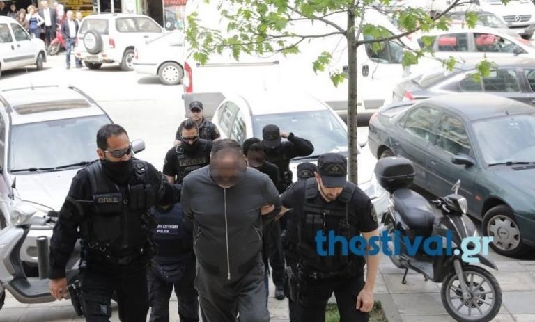 Σύλληψη αρχιμαφιόζου στη Θεσσαλονίκη: Στον εισαγγελέα εκδόσεων μαζί με τους άλλους δύο διεθνώς διωκόμενους