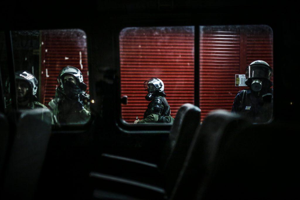 Θεσσαλονίκη: Λεωφορείο της αστυνομίας έμεινε στην εθνική οδό – Διπλή περιπέτεια για άντρες των ΜΑΤ!