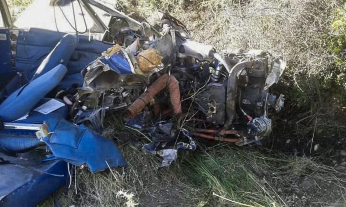 Φωκίδα: Δύο νεκροί από την πτώση του μονοκινητήριου αεροσκάφους – Αυτοψία στο σημείο της συντριβής – Νέες εικόνες [pics, vids]