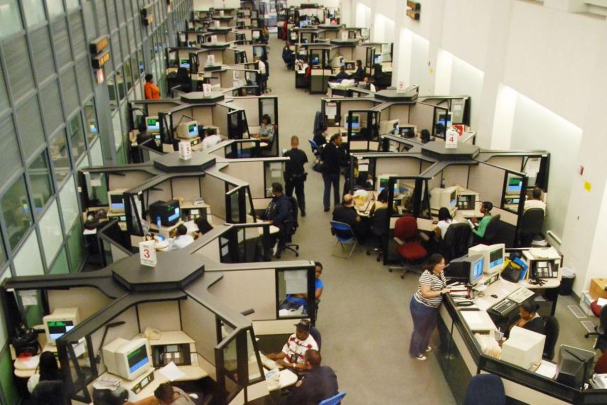 Τηλεφωνήτρια του Κέντρου Επειγόντων έκλεινε το τηλέφωνο γιατί… δεν ήθελε να μιλήσει σε κανέναν