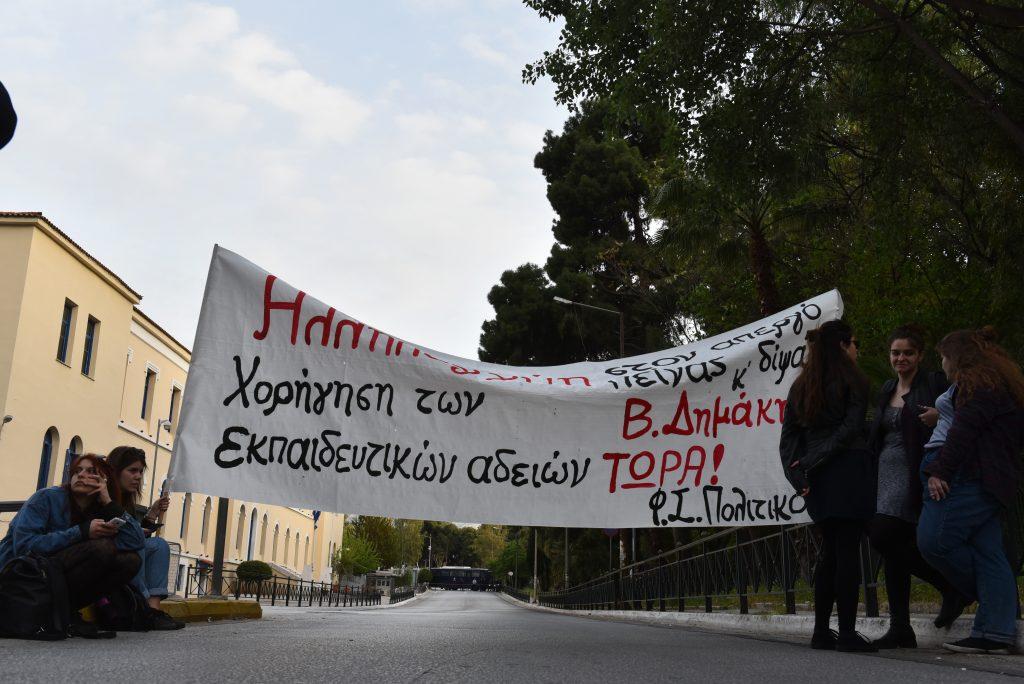 Σταμάτησε την απεργία πείνας και δίψας ο Βασίλης Δημάκης