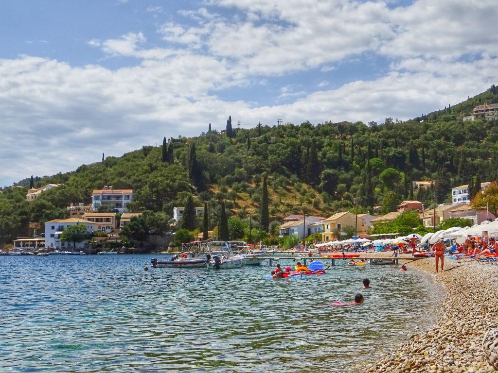 «Ύμνοι» από το Forbes: «Καυτός» καλοκαιρινός προορισμός η Ελλάδα