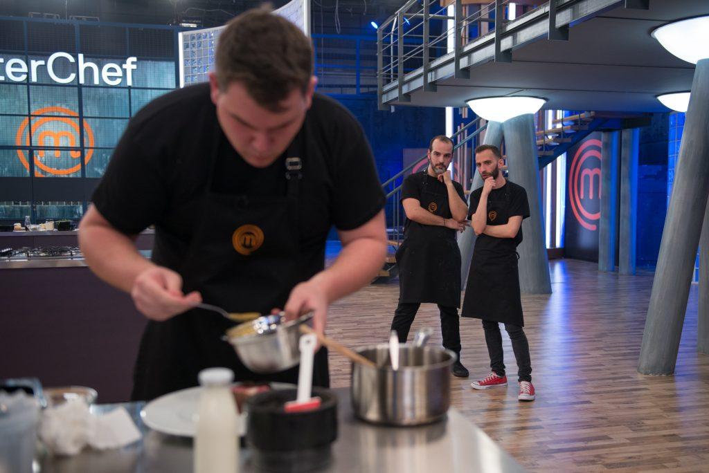 MasterChef: Αποχώρηση με μεγάλη ένταση! “Τρία πολύ κακά πιάτα”!
