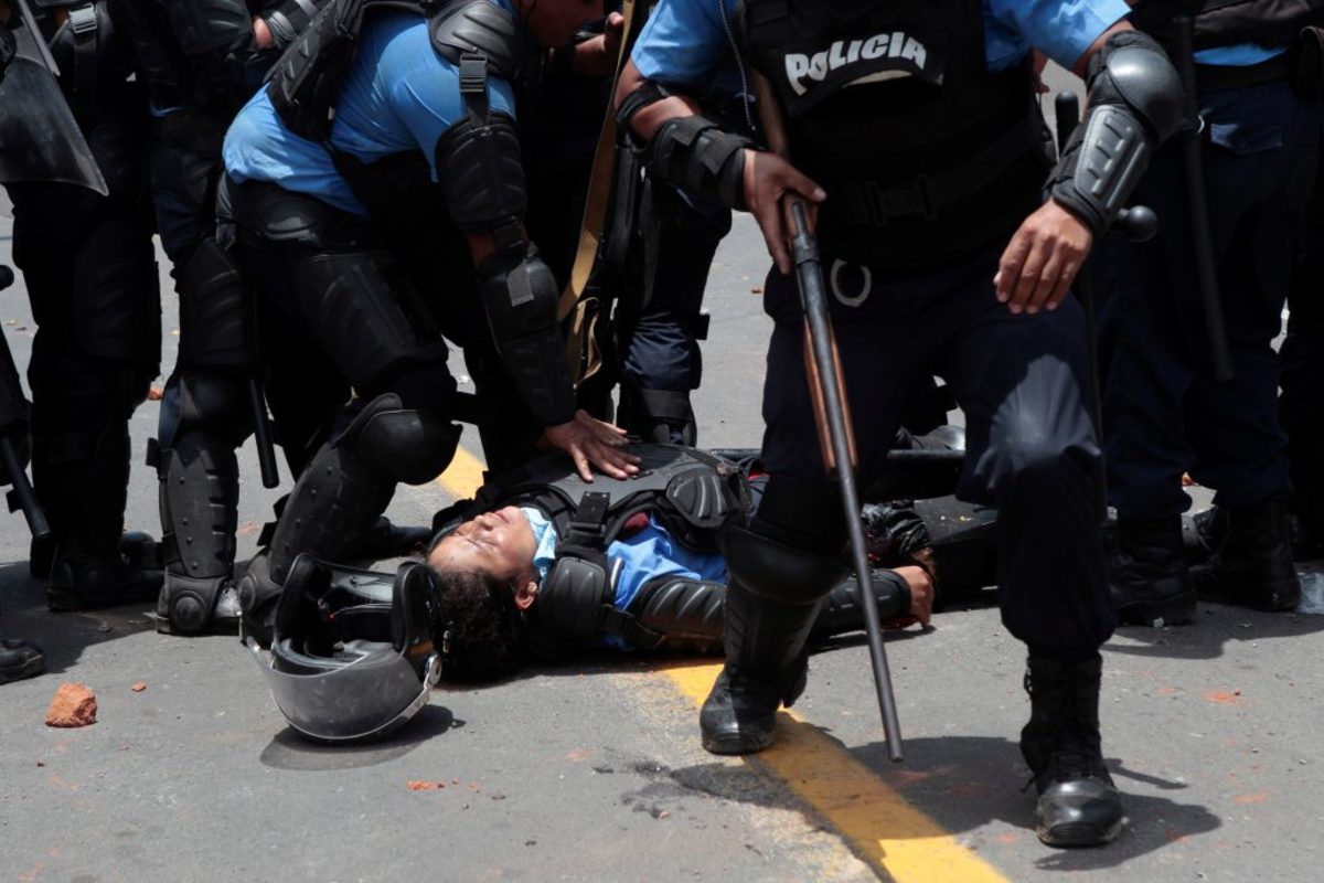 “Χάος” στη Μανάγκουα! Αιματηρές διαδηλώσεις με 4 νεκρούς [pics]
