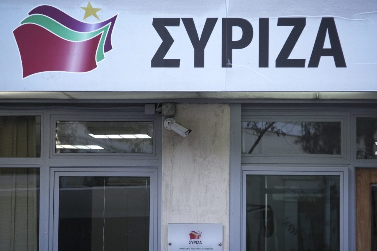 ΣΥΡΙΖΑ: “Θέλει ο κ. Μητσοτάκης να κρυφτεί και η μανία του κατά των δημοσίων υπαλλήλων και του Δημοσίου δεν τον αφήνει…”