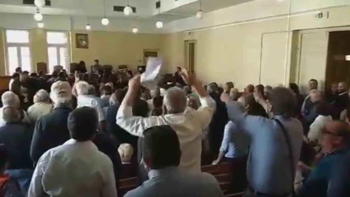 Ένταση στο δικαστικό μέγαρο Ηρακλείου [vid]