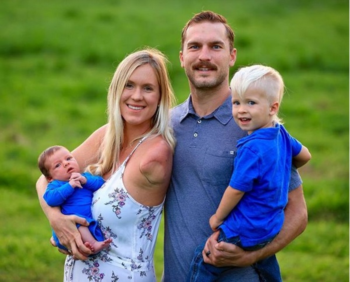 Bethany Hamilton: Έφερε στον κόσμο το 2ο παιδί της, η surfer έχασε το χέρι της από καρχαρία [pics]
