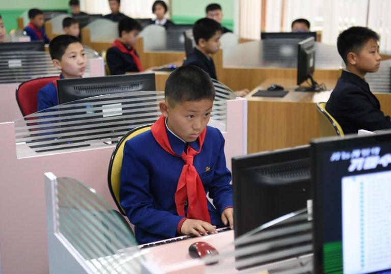 Οι Κινέζοι διαβάζουν μέσω ίντερνετ για να κερδίσουν χρόνο