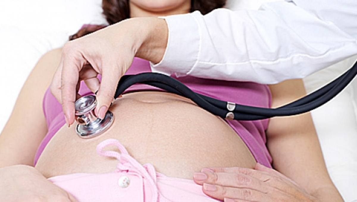 Fertility coaching: Ο τρόπος για τη βελτίωση της φυσικής γονιμότητας που μπορεί να οδηγήσει στην αποφυγή της εξωσωματικής