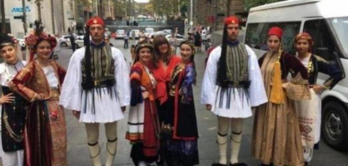 Ρίγη συγκίνησης και υπερηφάνειας! Εντυπωσιακή η παρέλαση των Ευζώνων στην Αδελαΐδα [vid]