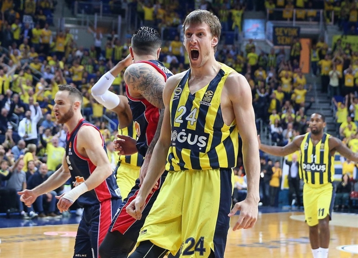 Euroleague: Πήρε προβάδισμα η Φενέρμπαχτσε! Νίκησε Μπασκόνια με ηγέτη Σλούκα