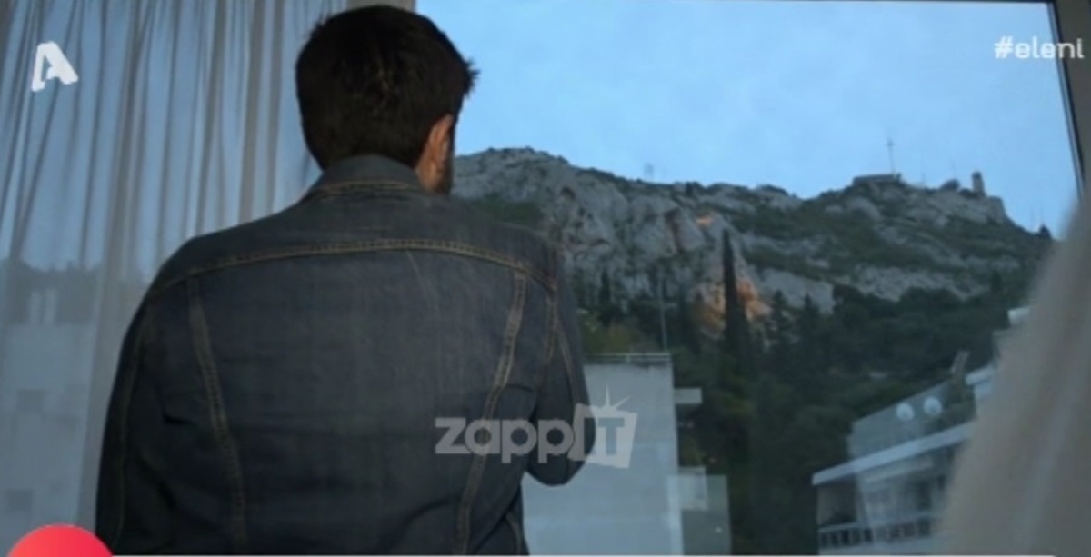 Σε ποιον γοητευτικό ηθοποιό ανήκει αυτό το υπέροχο loft στον Λυκαβηττό;