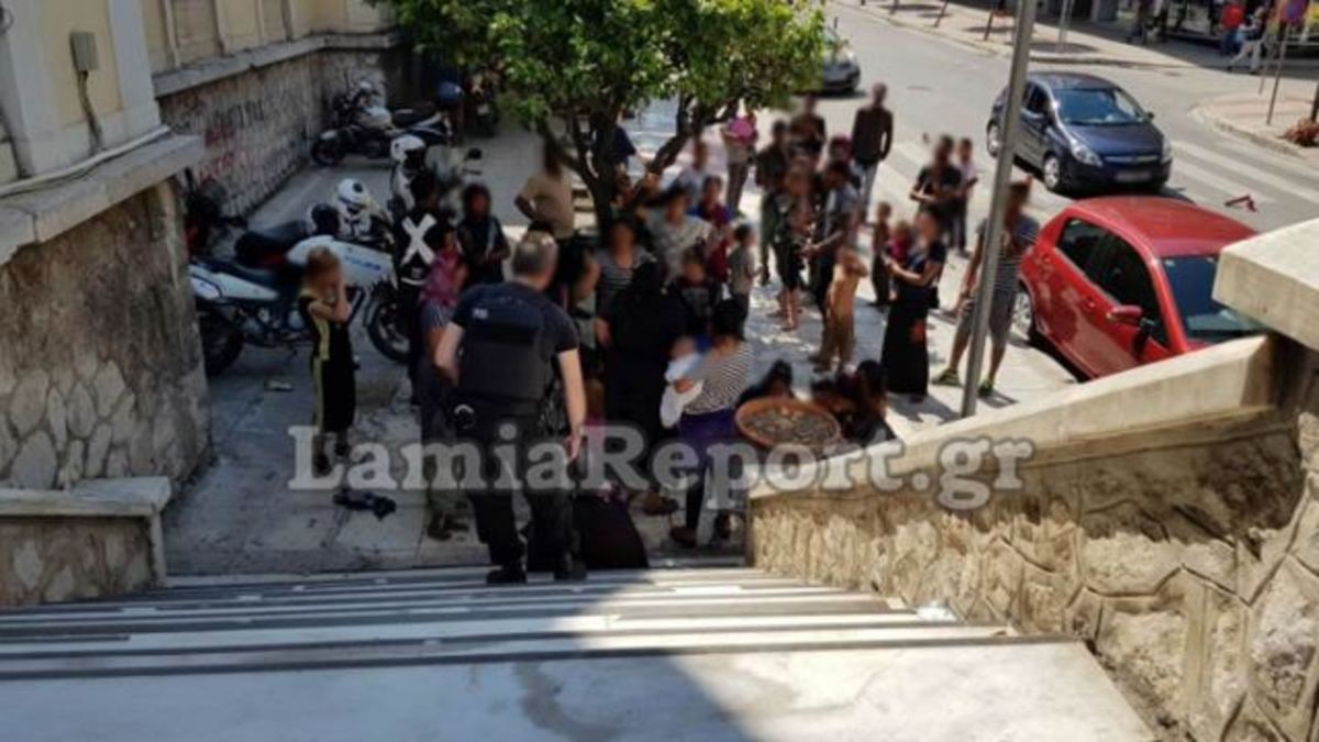 Χαμός στα δικαστήρια της Λαμίας μετά την προφυλάκιση του τσιγγάνου