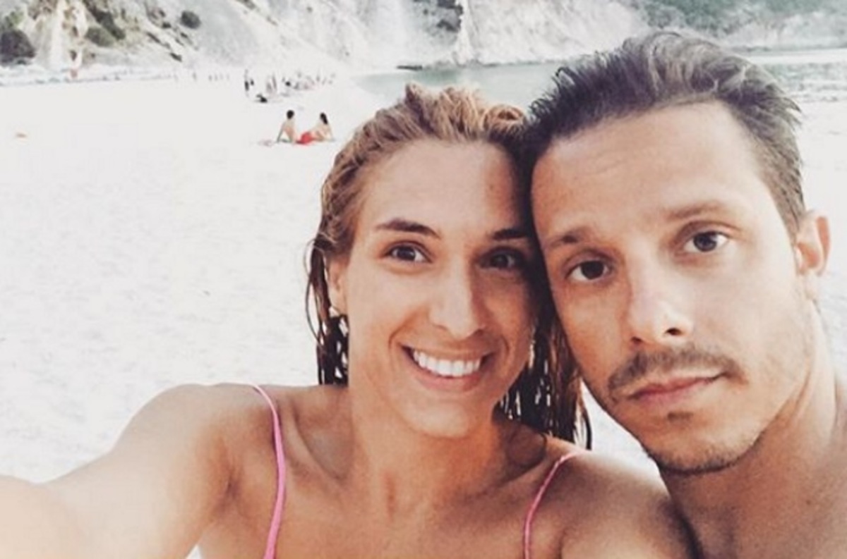 Αντιγόνη Ψυχράμη – Δημήτρης Μακαλιάς: Πέρασαν το Πάσχα με το γιο τους και φίλους στη Σαντορίνη [pics]