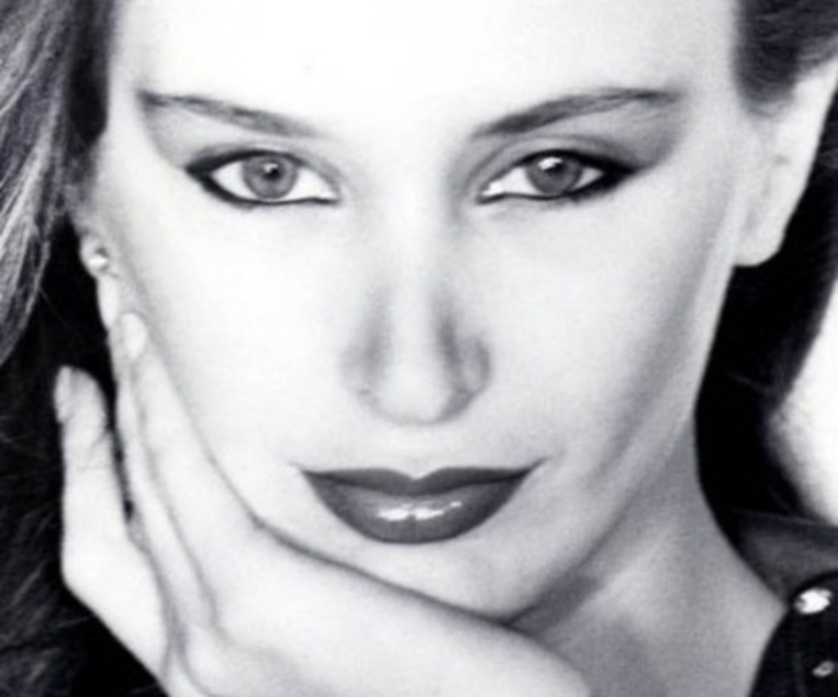 Πώς είναι σήμερα,ο μύθος της μόδας Λάουρα Ντε Νίγκρις που εγκαταστάθηκε στην Ελλάδα! [pic,vid]