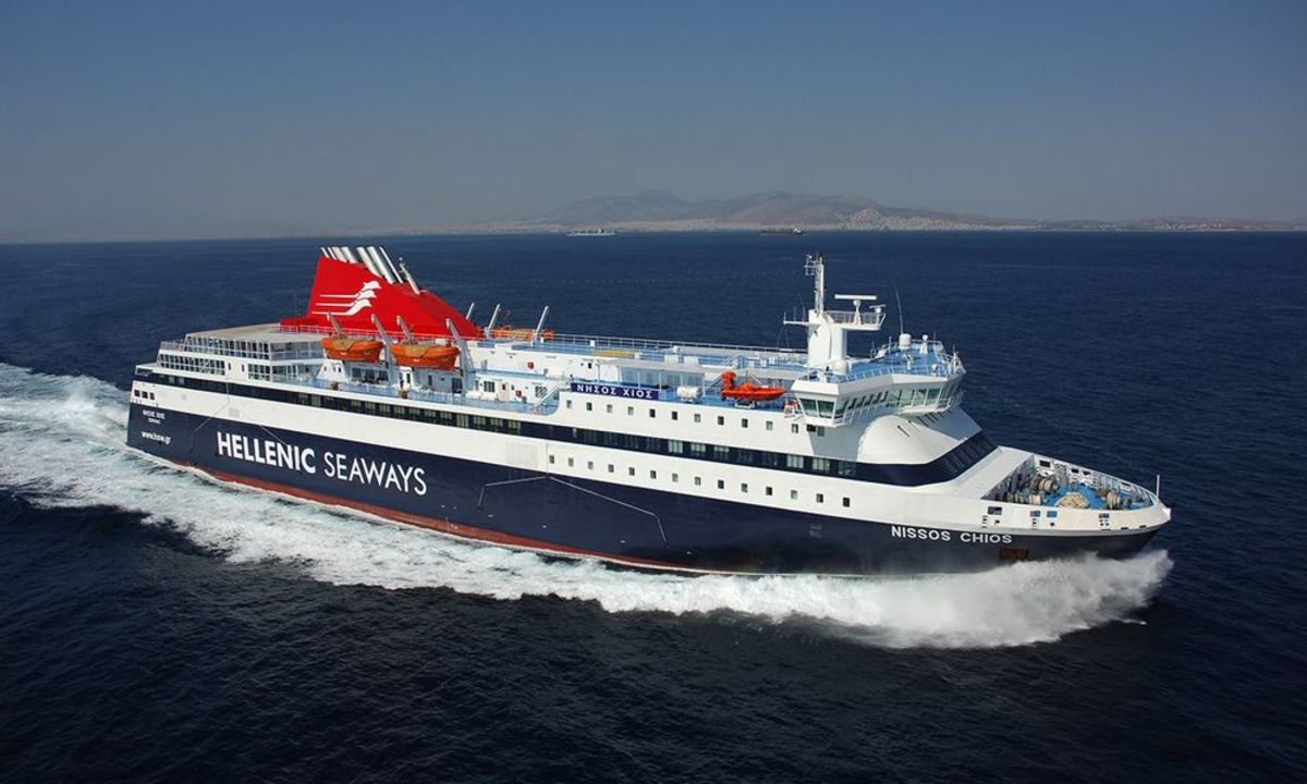 Βλάβη στο “Νήσος Χίος” – Ταλαιπωρία για τους 235 επιβάτες