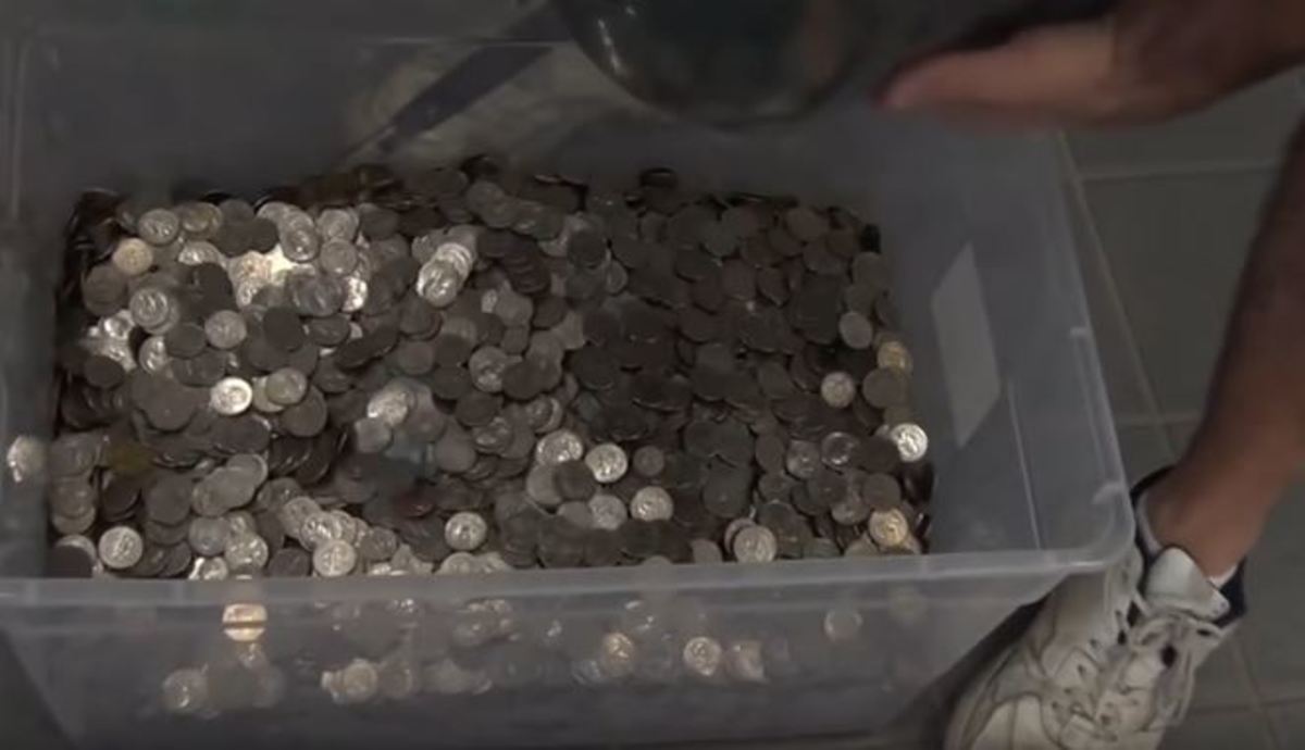Μάζευε κέρματα για 45 χρόνια – Δείτε πόσα συγκέντρωσε