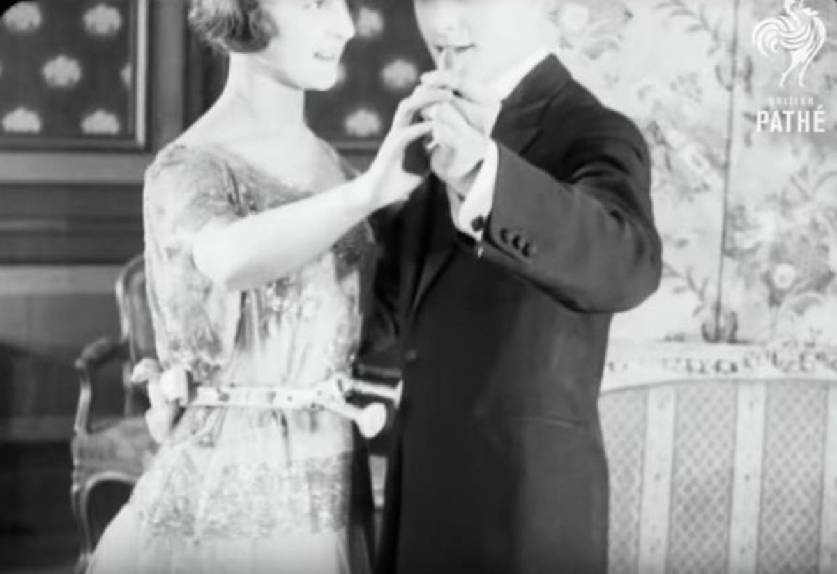 Ζώνη προστασίας της δεκαετίας του ’20 για να μην έρχονται κοντά τα ζευγάρια όταν χορεύουν