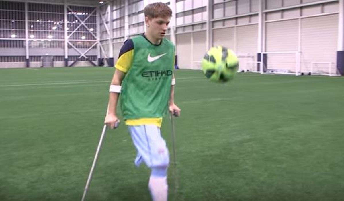 Έχασε το ένα του πόδι από καρκίνο των οστών – Είναι ένας από τους καλύτερους ποδοσφαιριστές του κόσμου