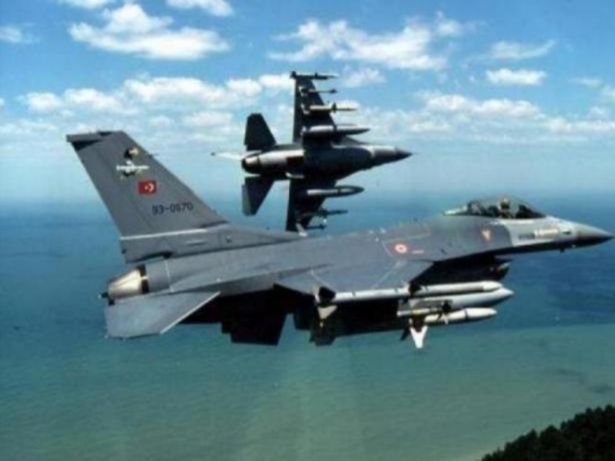 Συνεχίζει να προκαλεί η Τουρκία! Νέες… διελεύσεις τουρκικών μαχητικών πάνω από το Αιγαίο