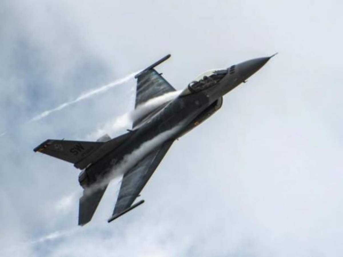 Η “ιπτάμενη Οχιά” σε μία φαντασμαγορική εμφάνιση [vid]