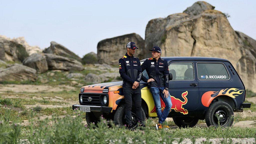 Formula 1: Οι οδηγοί της Red Bull σπάνε πλάκα με ένα Lada Niva [vid]