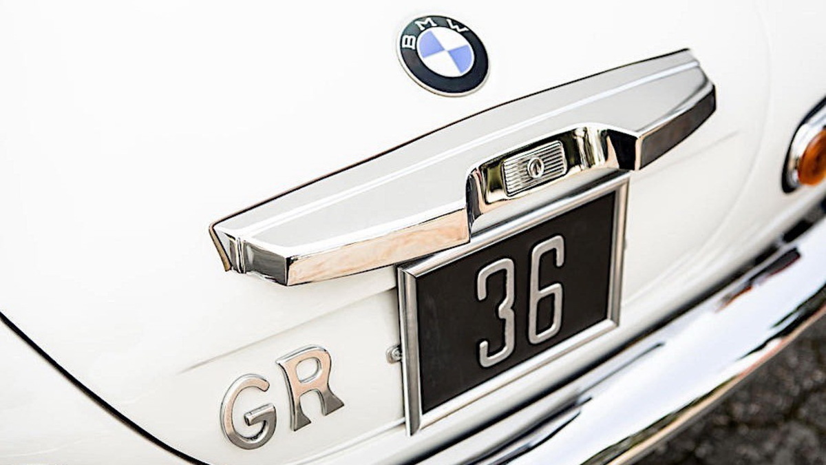 Τρελά λεφτά για τη σπάνια BMW 507 του τέως βασιλιά; [pics]