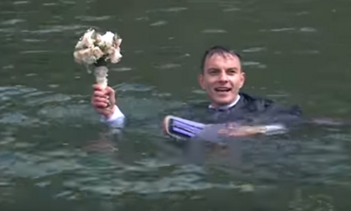 Καστοριά: Ο γαμπρός έγινε μούσκεμα μπροστά στη νύφη σε ένα βίντεο εκπληκτικό – Οι μοναδικές εικόνες [vid]