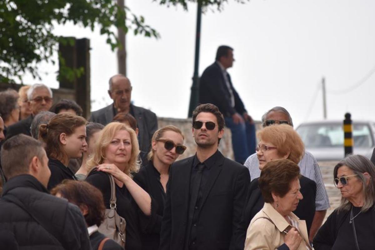 Η κηδεία του Γιάννη Τότσικα στη Νίκαια της Λάρισας [pics]
