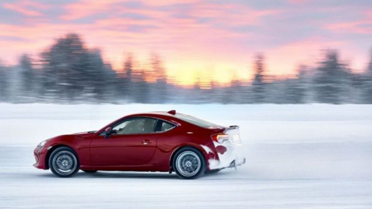 Με μεγαλύτερο κινητήρα η νέα γενιά των Toyota GT86 και Subaru BRZ