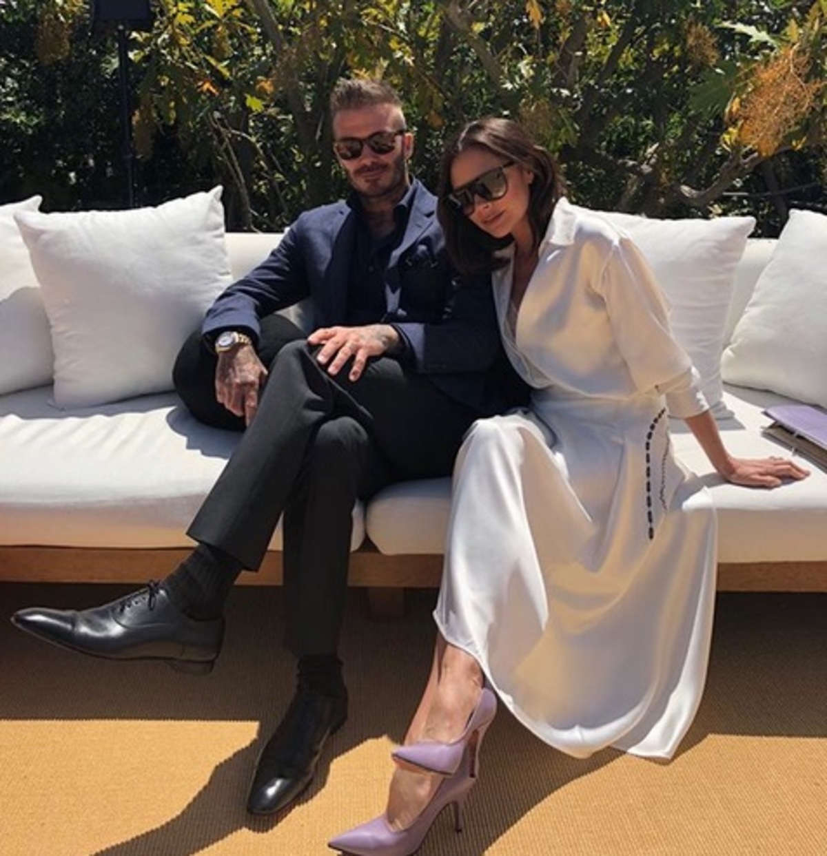 Victoria Beckham: Oι πόζες με την οικογένεια και τα δώρα για τα γενέθλιά της! [pics,vids]