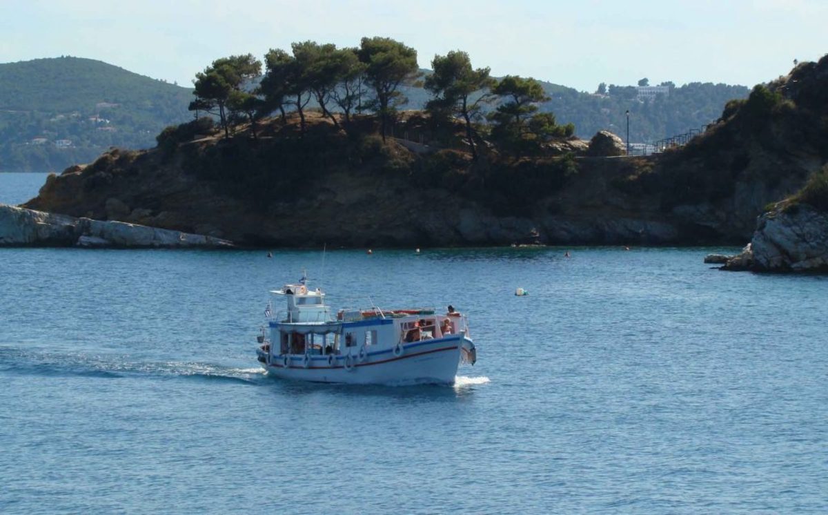 Σκιάθος: Θα βουλιάξει από τουρίστες – Οι φανατικοί “πελάτες” και τα στοιχεία για τον τουρισμό!