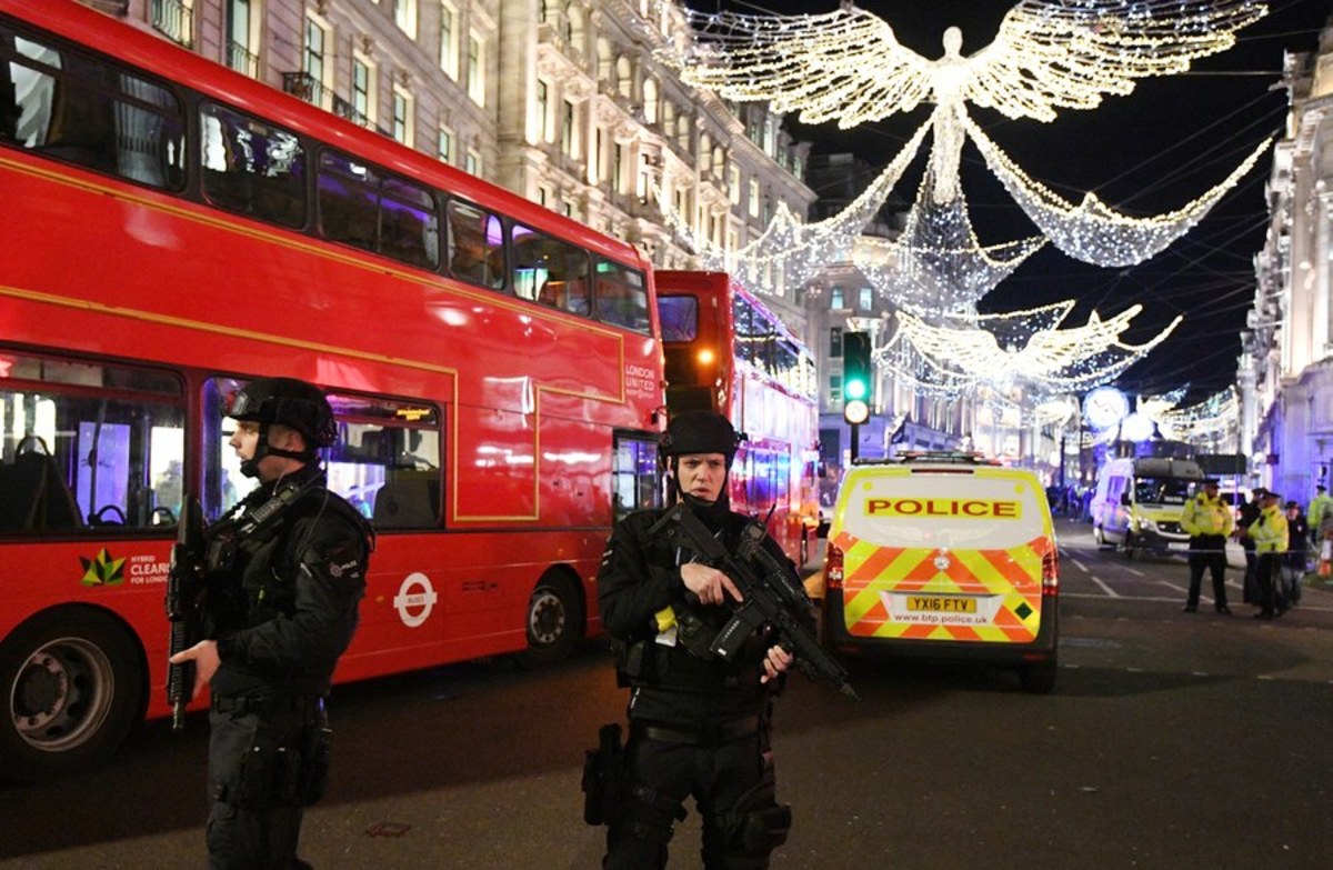 Βρετανία: Δικάζεται 18χρονος για τρομοκρατία