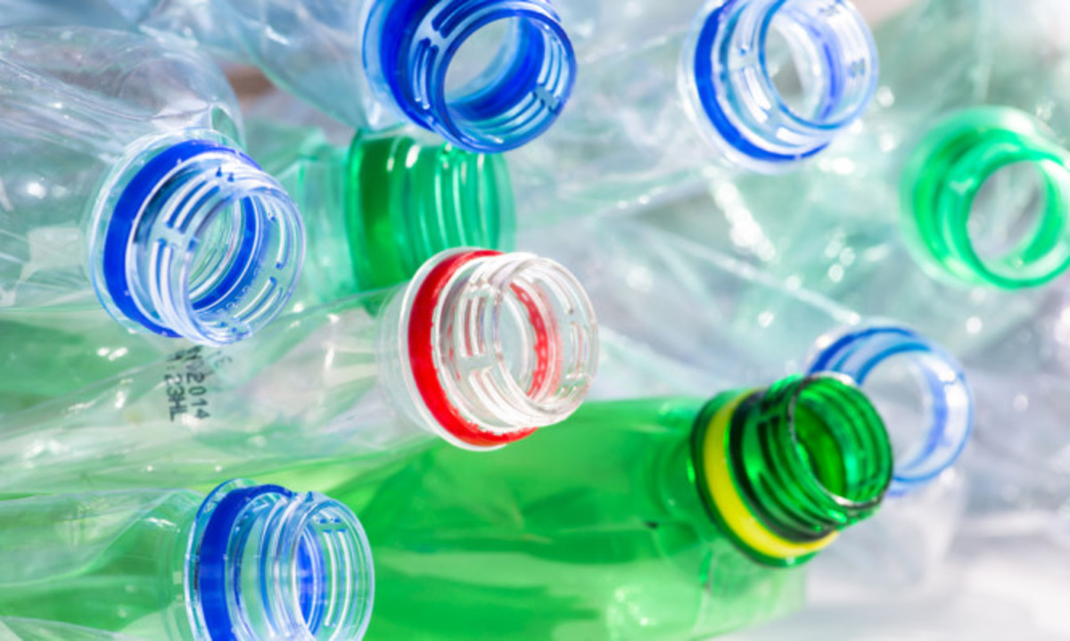 Μην χρησιμοποιείτε πολλές φορές τα πλαστικά μπουκάλια – Δείτε γιατί!