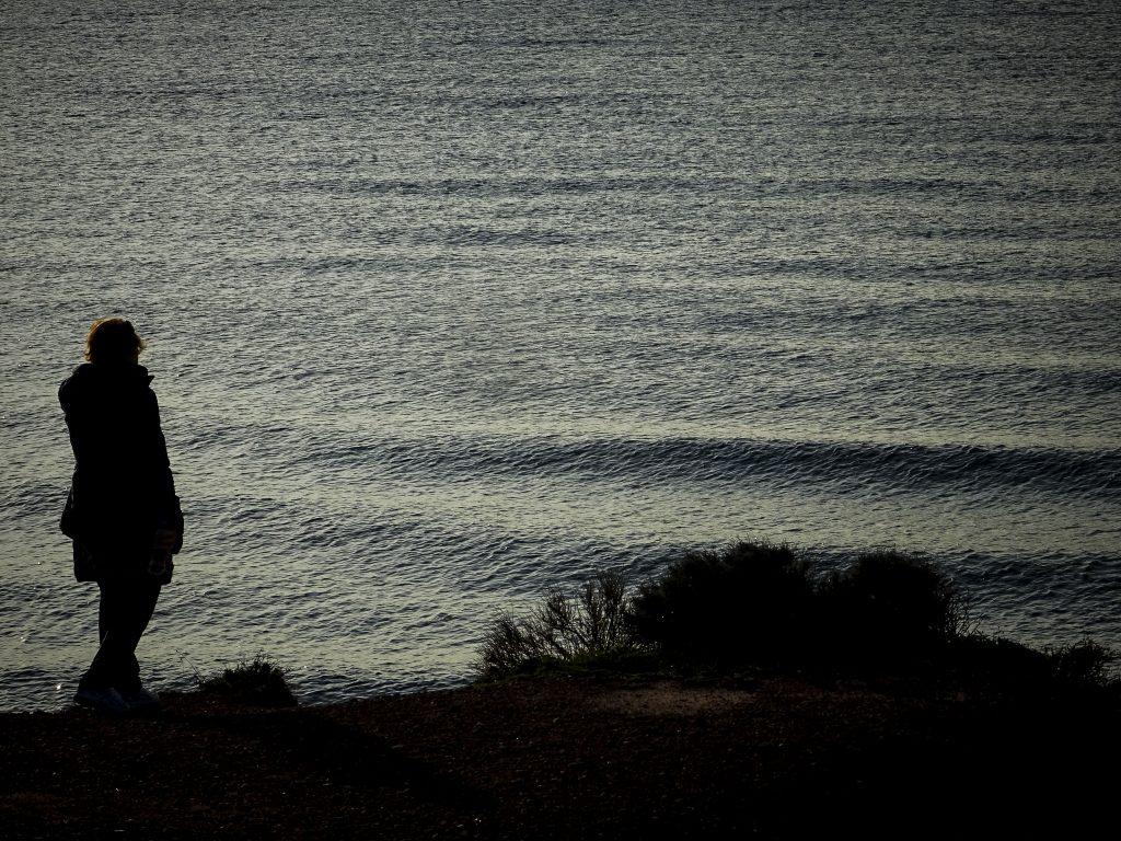 Ιεράπετρα: Έχασε την ισορροπία της, έπεσε στη θάλασσα και πνίγηκε – Ανασύρθηκε νεκρή η γυναίκα!