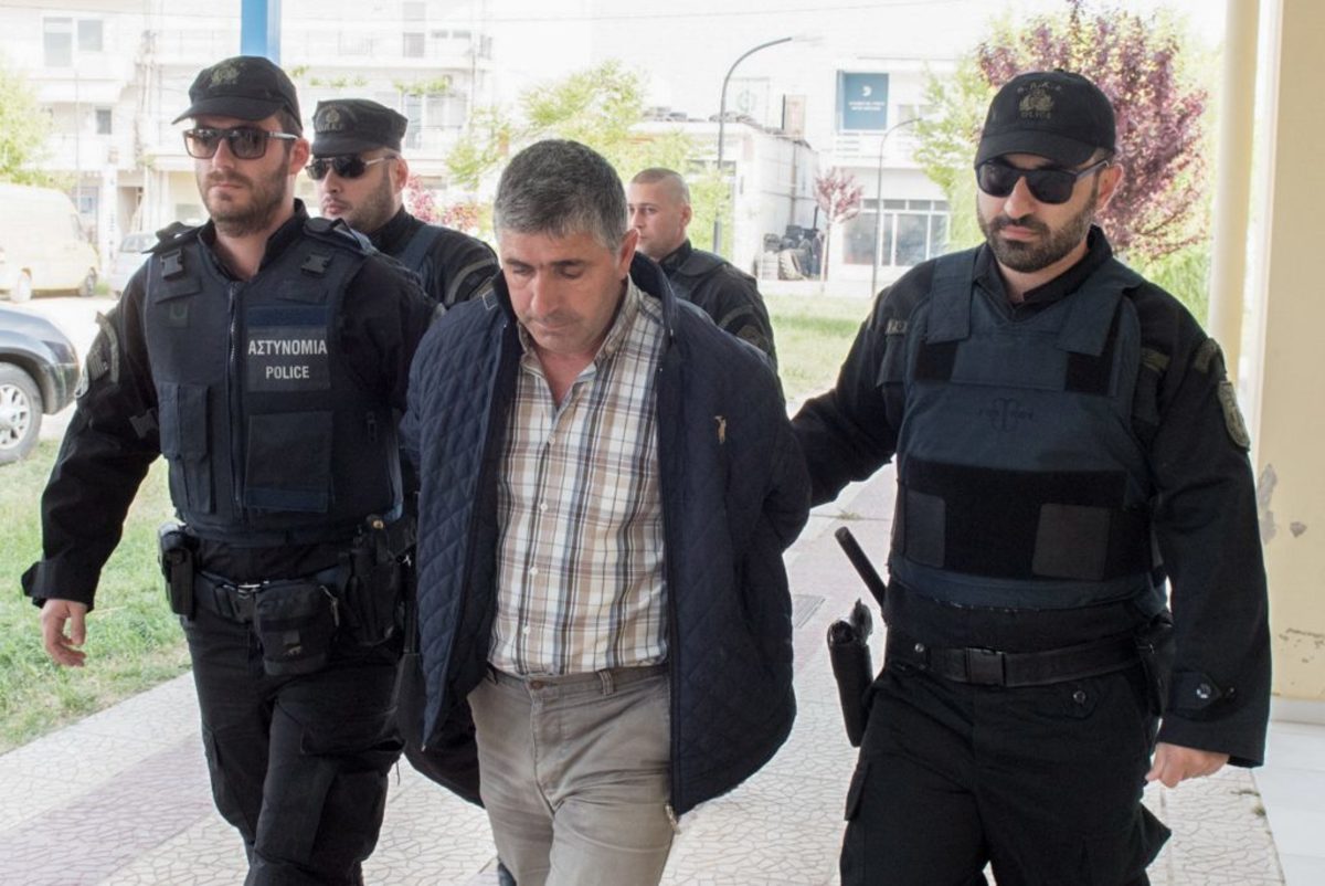 Έβρος: Νέες εικόνες με τον Τούρκο που συνελήφθη – Στα δικαστήρια για να απολογηθεί στην εισαγγελέα [pics]
