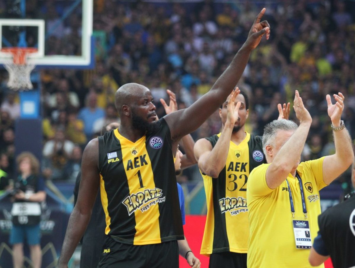 Basketball Champions League: Στην κορυφή του Top 5 η τάπα του Ντελρόι Τζέιμς [vid]