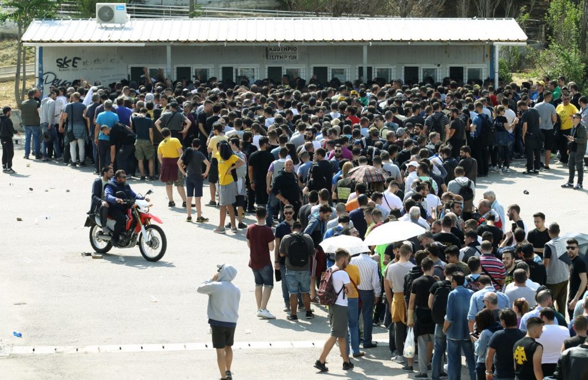 ΑΕΚ – Κύπελλο: “Τρέλα” για ένα εισιτήριο! Απίστευτες ουρές στο ΟΑΚΑ [pics]