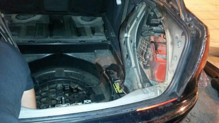 Ηγουμενίτσα: Το αυτοκίνητο έκρυβε 6,5 κιλά ηρωίνη – Εκπαιδευμένος σκύλος ξεσκέπασε τις κρυψώνες [pics]