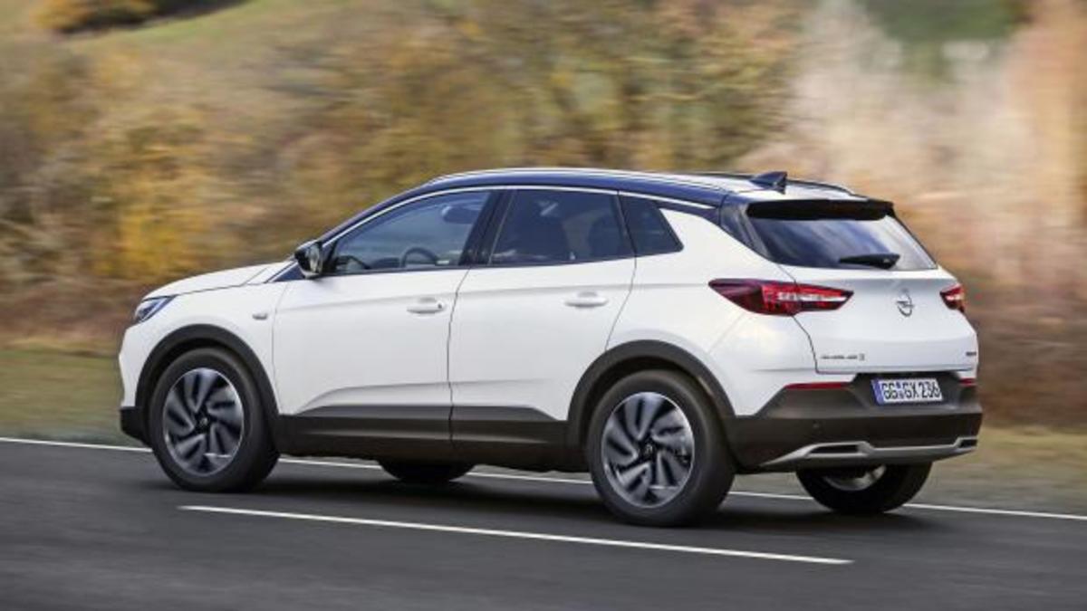 Η απόφαση του Groupe PSA να μεταφέρει την παραγωγή του Opel Grandland X, εξόργισε τις γαλλικές εργατικές ενώσεις