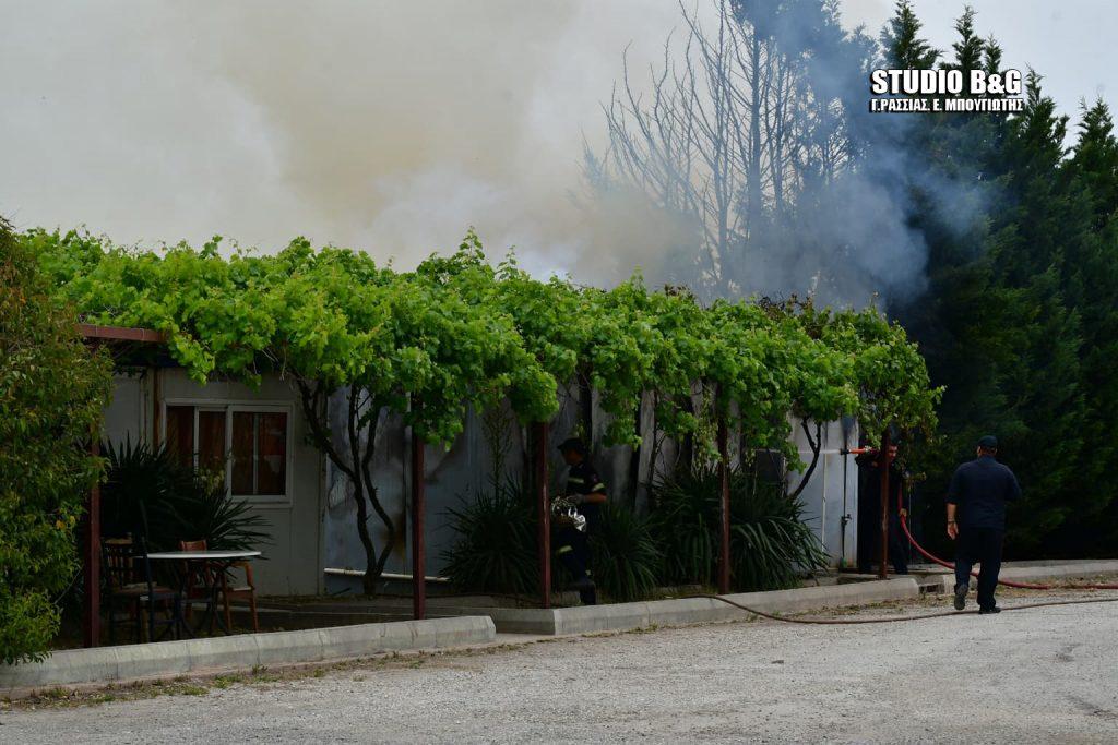 Αργολίδα: Φωτιά σε χώρο μεταφορικής εταιρείας [vid]