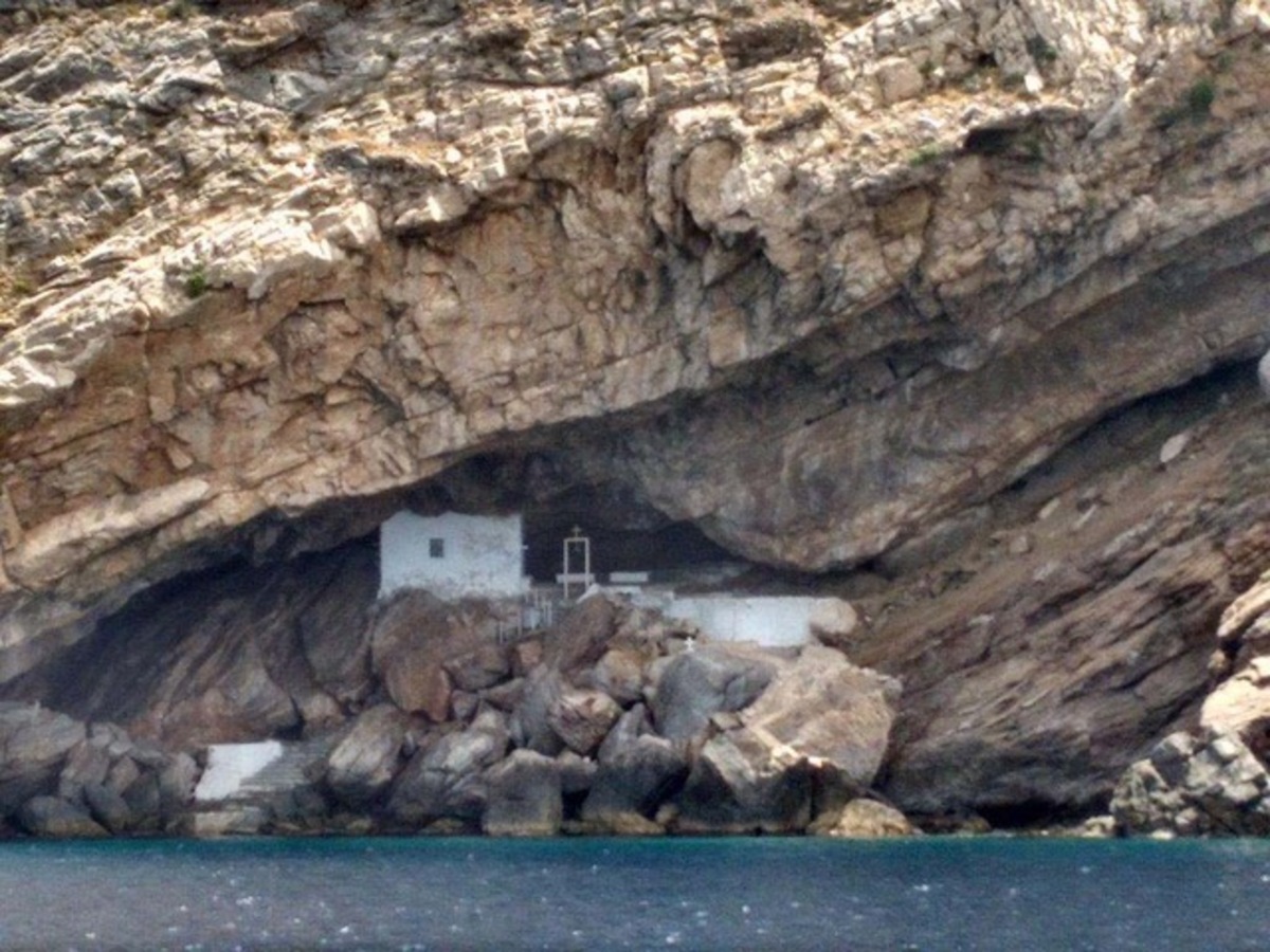 ΓΕΝ: “Iερή” αποστολή για πυραυλακάτο στη Σύρο