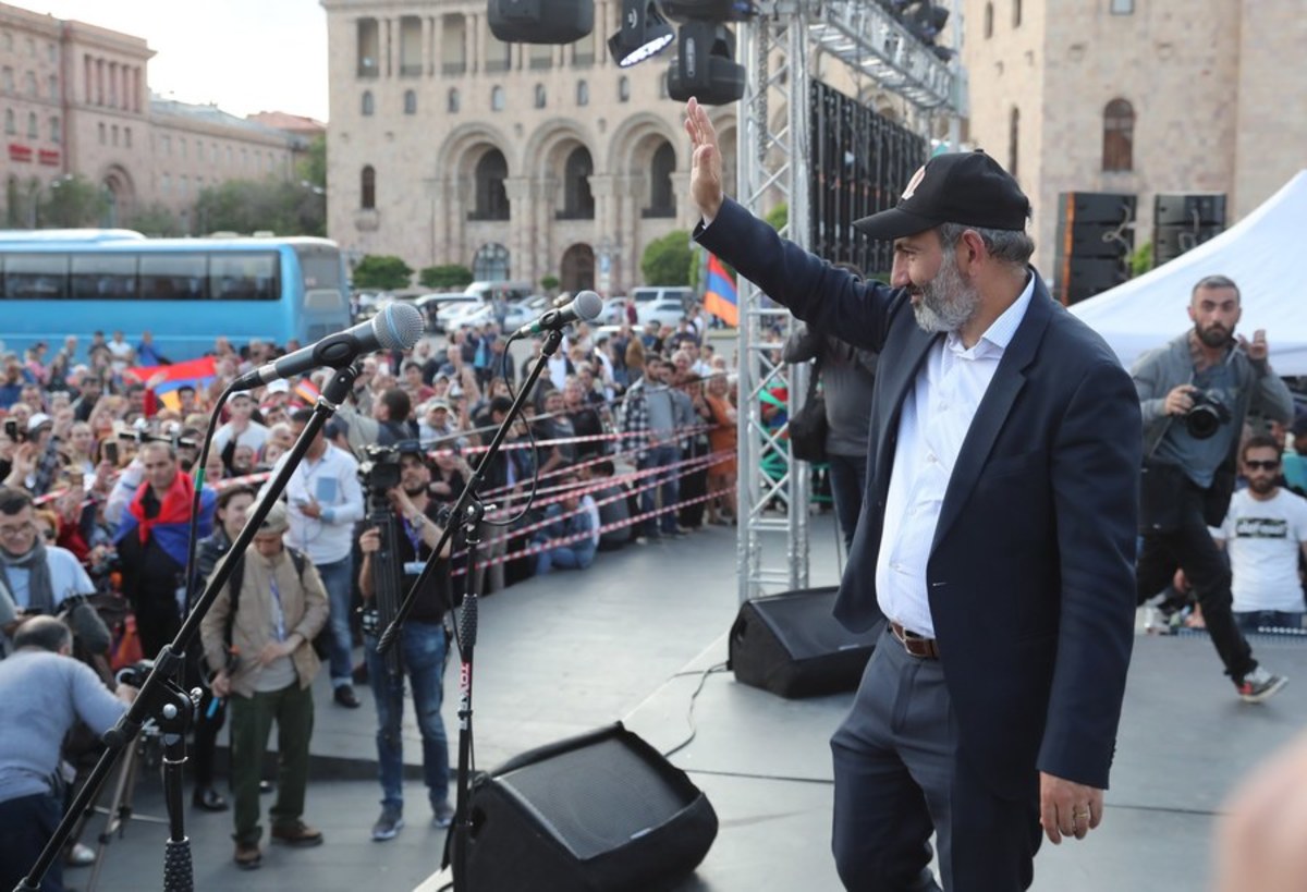 Αρμενία: Πολιτικό “τσουνάμι” υπόσχεται ο ηγέτης της αντιπολίτευσης αν δεν εκλεγεί πρωθυπουργός