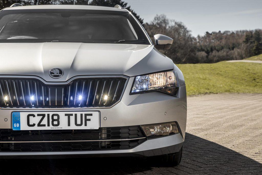 Ένα θωρακισμένο Skoda Superb για ειδικές αποστολές! [vid]
